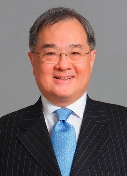 Dr Moses Cheng